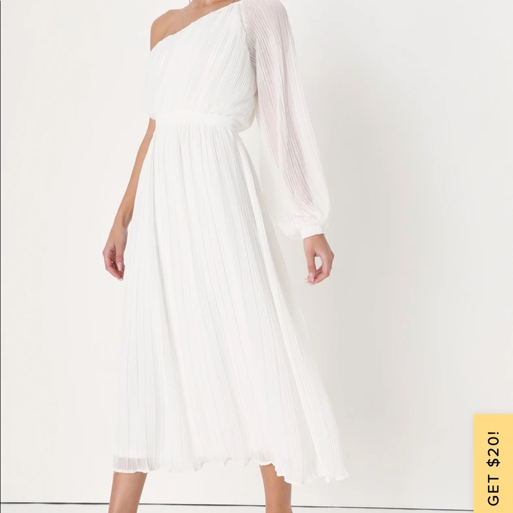 Lulu’s white dress